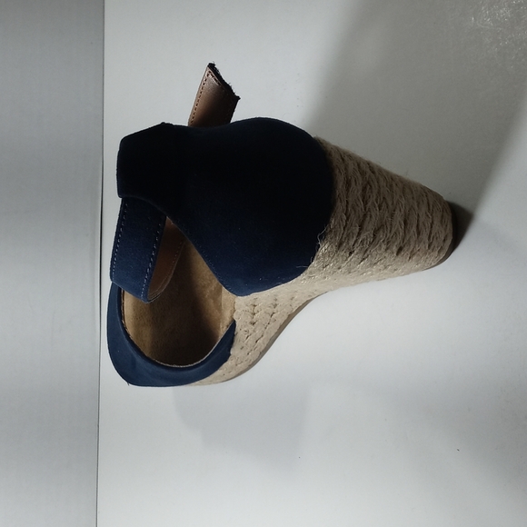 Sandal - Picture 2 of 5